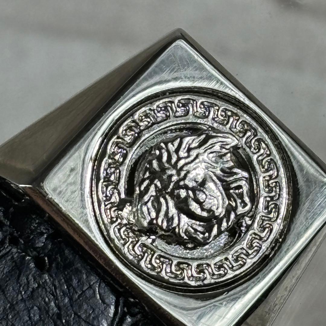 ジャンニヴェルサーチ ベルト メデューサ クロコ型押し 3連 金銀コンビ