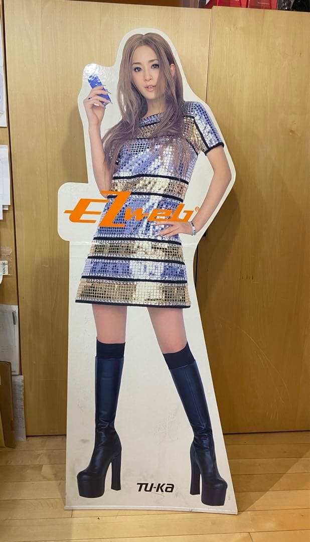浜崎あゆみ　等身大パネル Amazon.co.jp: 浜崎あゆみ 等身大POP パネル 立看板 TU-KA ツーカー