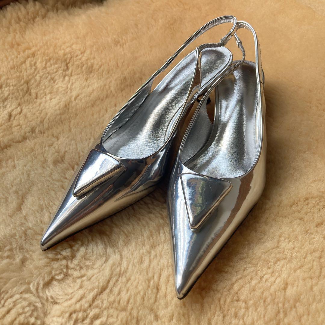 新品 TONY BIANCO トニービアンコ シルバー パンプス 22.5~23