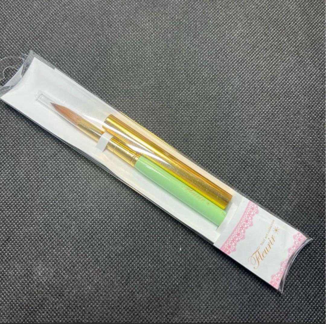 Fleurir スカルプチュアブラシ (キャップ付)