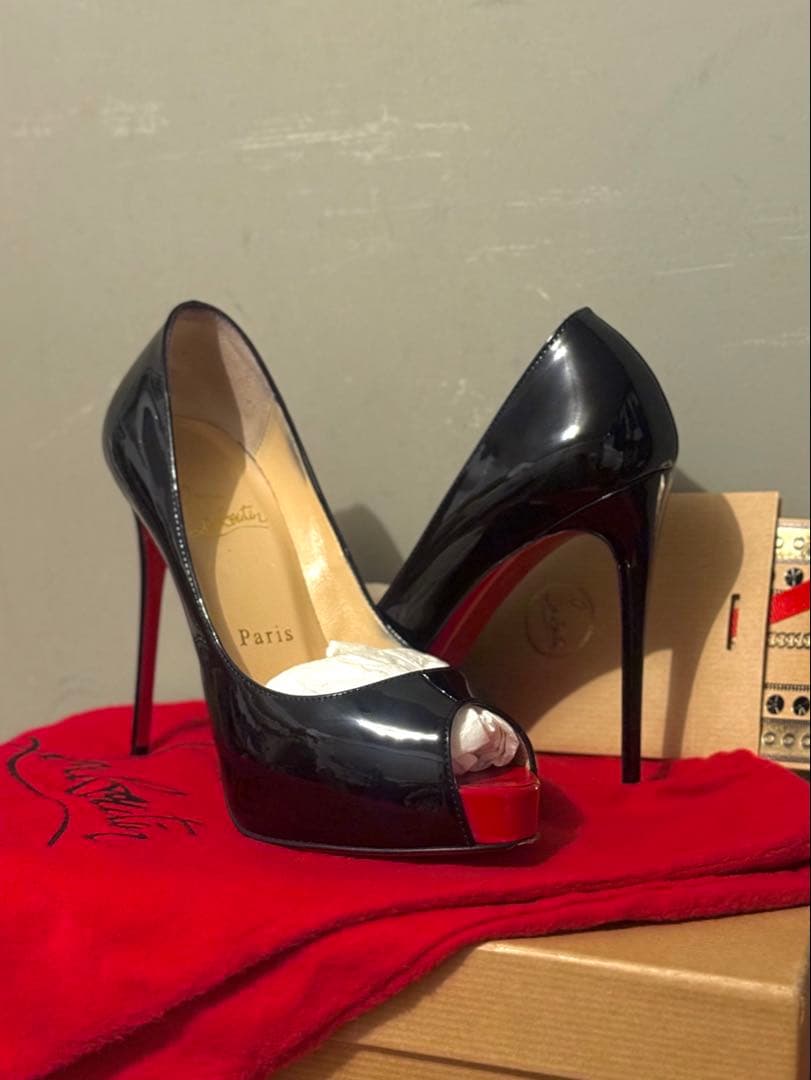 美品Christian Louboutin ブラック オープントゥ ハイヒール