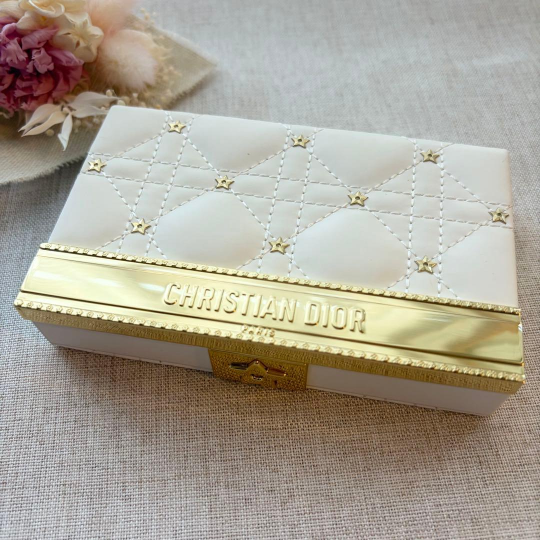 【2回使用中古】Dior パレットクチュールクリスマスコフレホリデー2025 旧】クチュール アイ パレット（ホリデー コレクション 2025 限定品