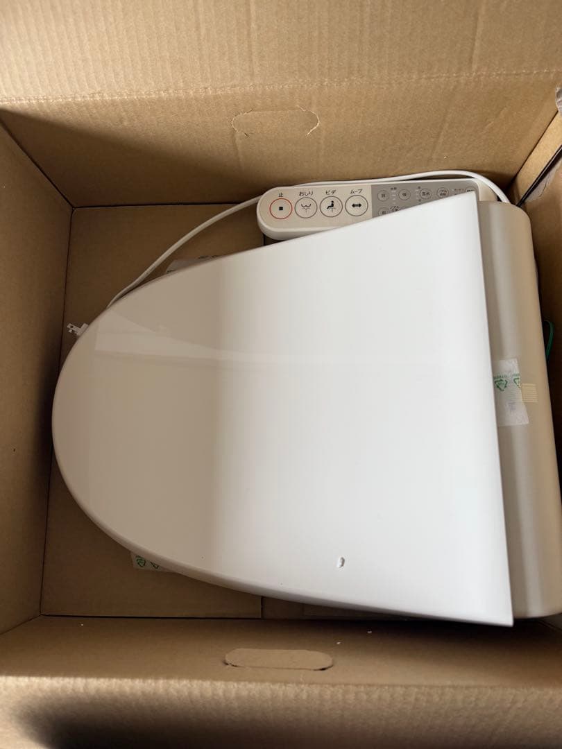 東芝温水洗浄便座　SCS-T161 パステルアイボリー