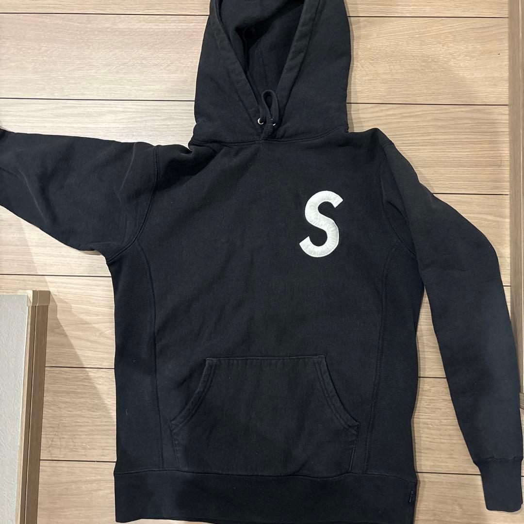 Supreme 黒 フード付きパーカー