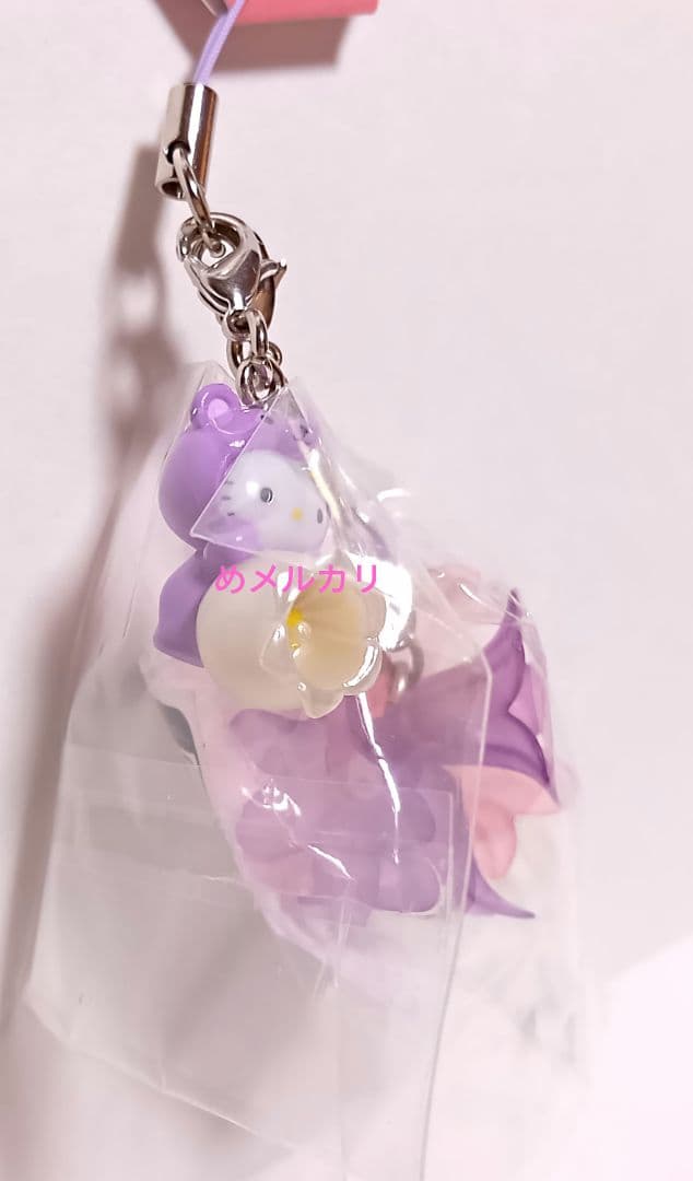 ご当地キティ 北海道限定 すずらんベア Flowerバージョン根付。 - メルカリ