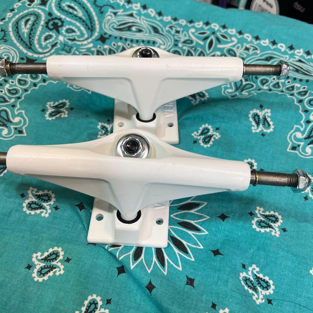 ベンチャーProductions スケートボード トラック ホワイト5.2H