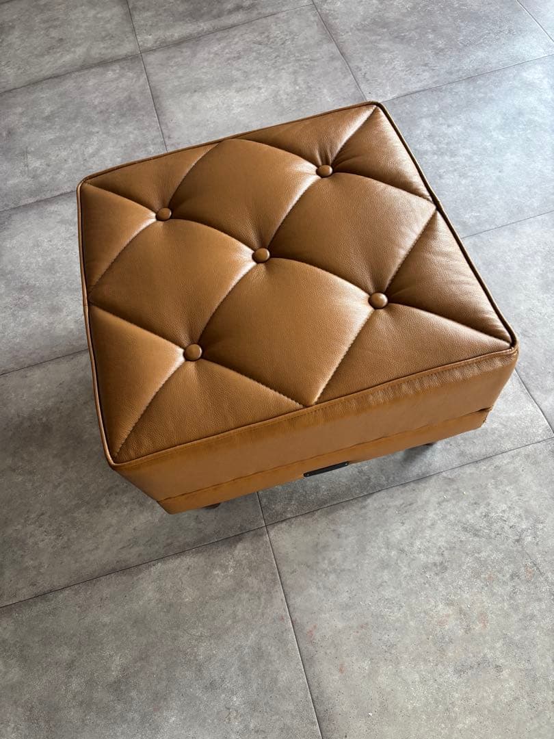 カリモク60 オットマン キャメル　ロビーチェア カリモク60 ｜ ロビーチェア リーベルブラウン | Loops Online