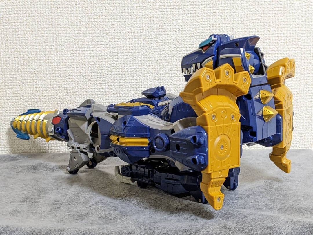 海賊戦隊ゴーカイジャー 海賊合体 DX豪獣神 (※破損あり。) - メルカリ