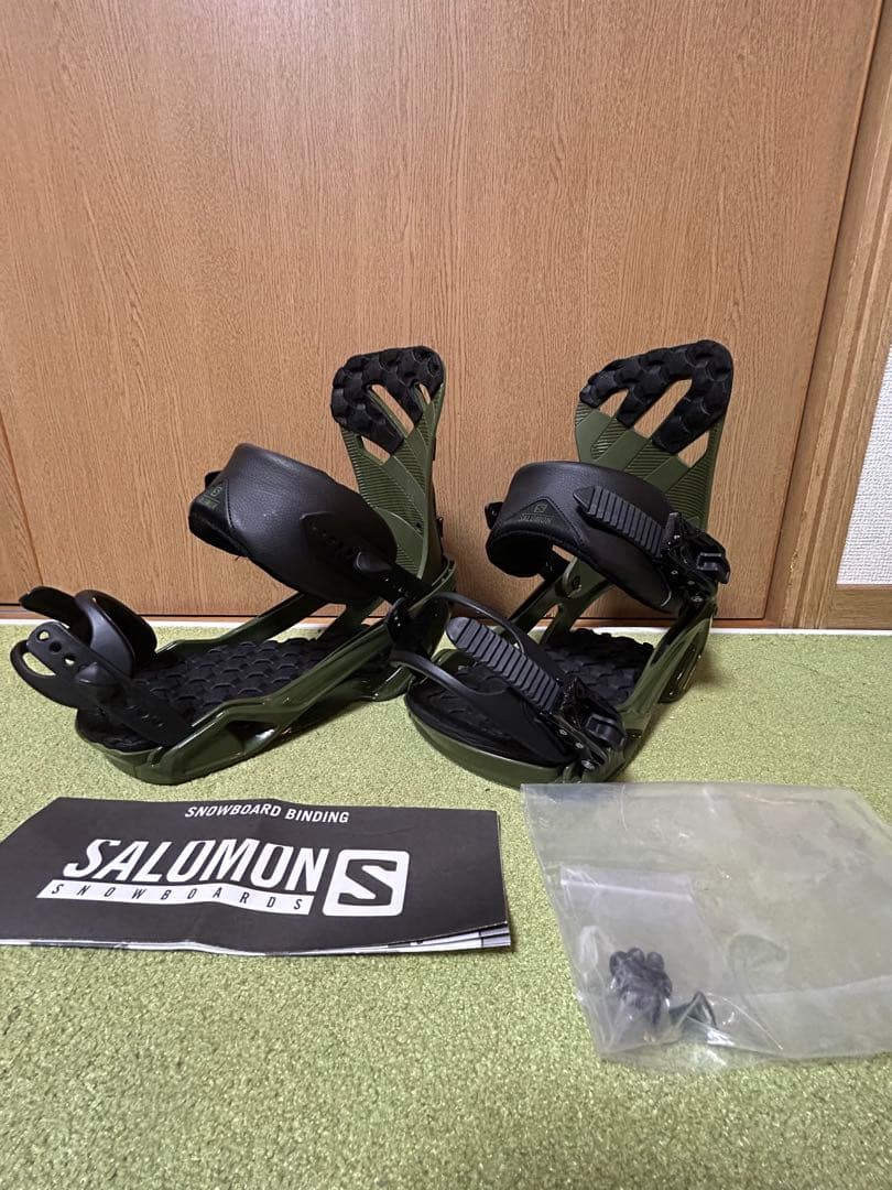SALOMON RHYTHM Mサイズ