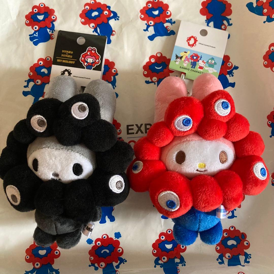 ミャクミャク サンリオ なりきりぬいぐるみ カラビナ ブラック