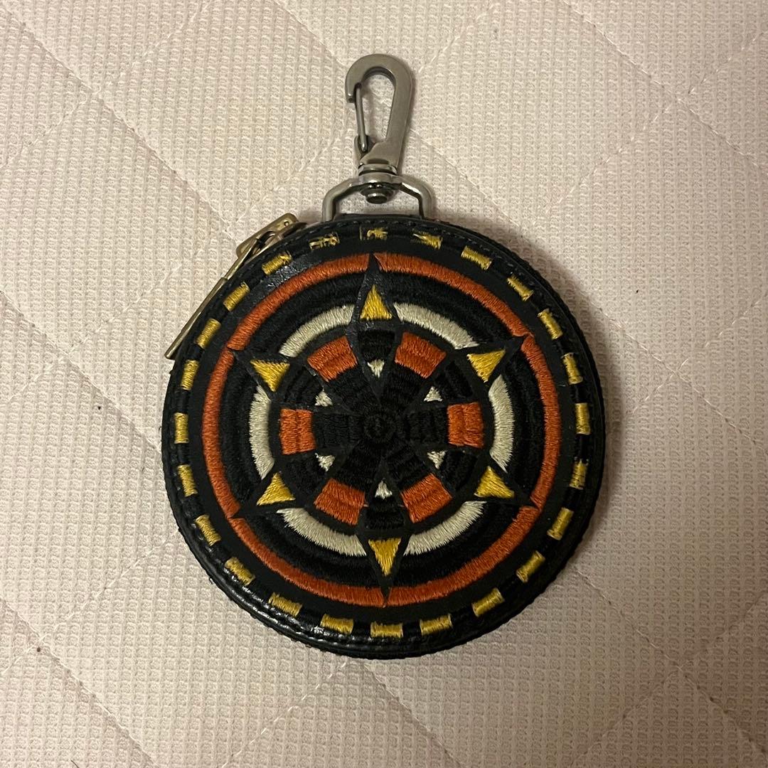 black means サークルポーチ　ケース　Refugees別注　限定