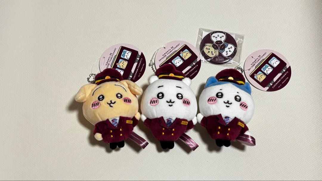 ちいかわ×阪急電車コラボマスコット (ちいかわ うさぎ ハチワレ 3種)タグ付き コラボレーション企画 CHIIKAWA×HANKYU 阪急電車に添乗している