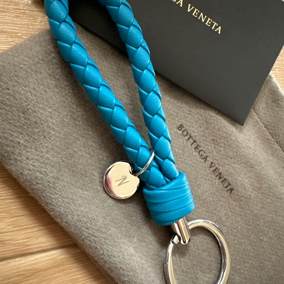 【新品】【最終値下げ】Bottega Veneta 編み込みレザーキーホルダー