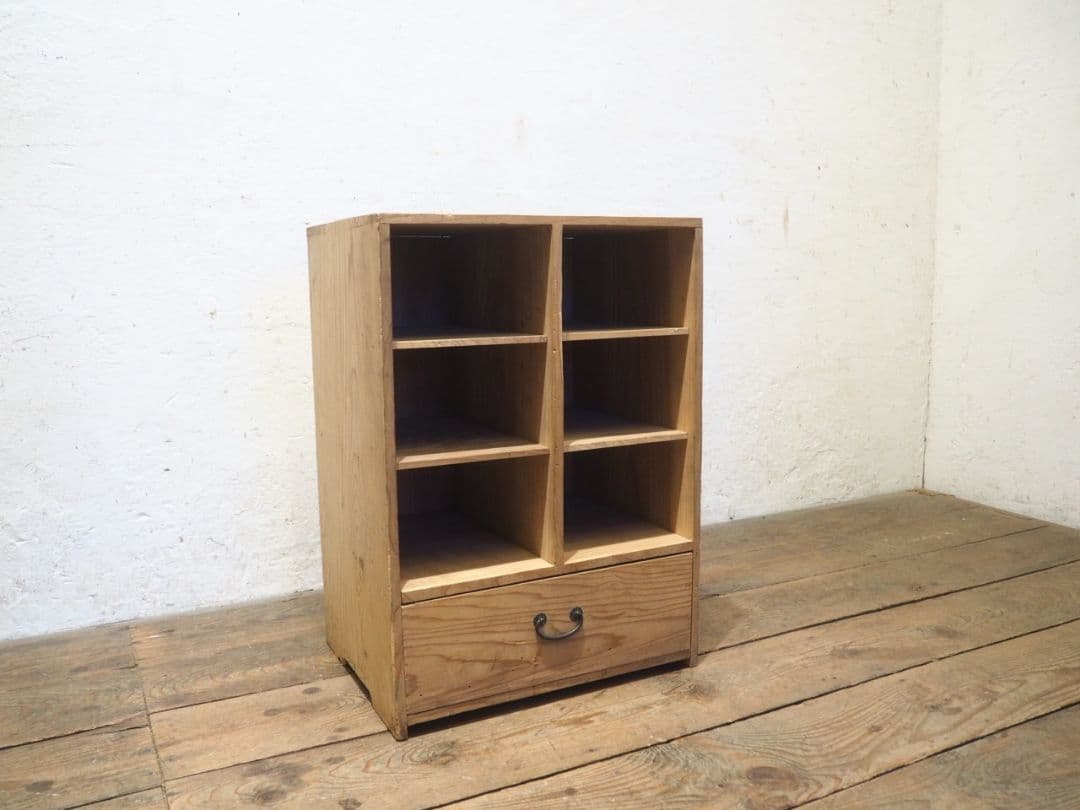 1215 引き出し付き　杉の収納棚　飾り棚　ラック　古家具　レトロ　ビンテージ スリッパラック 木製 無垢材 アンティーク クラッシック おしゃれ 玄関