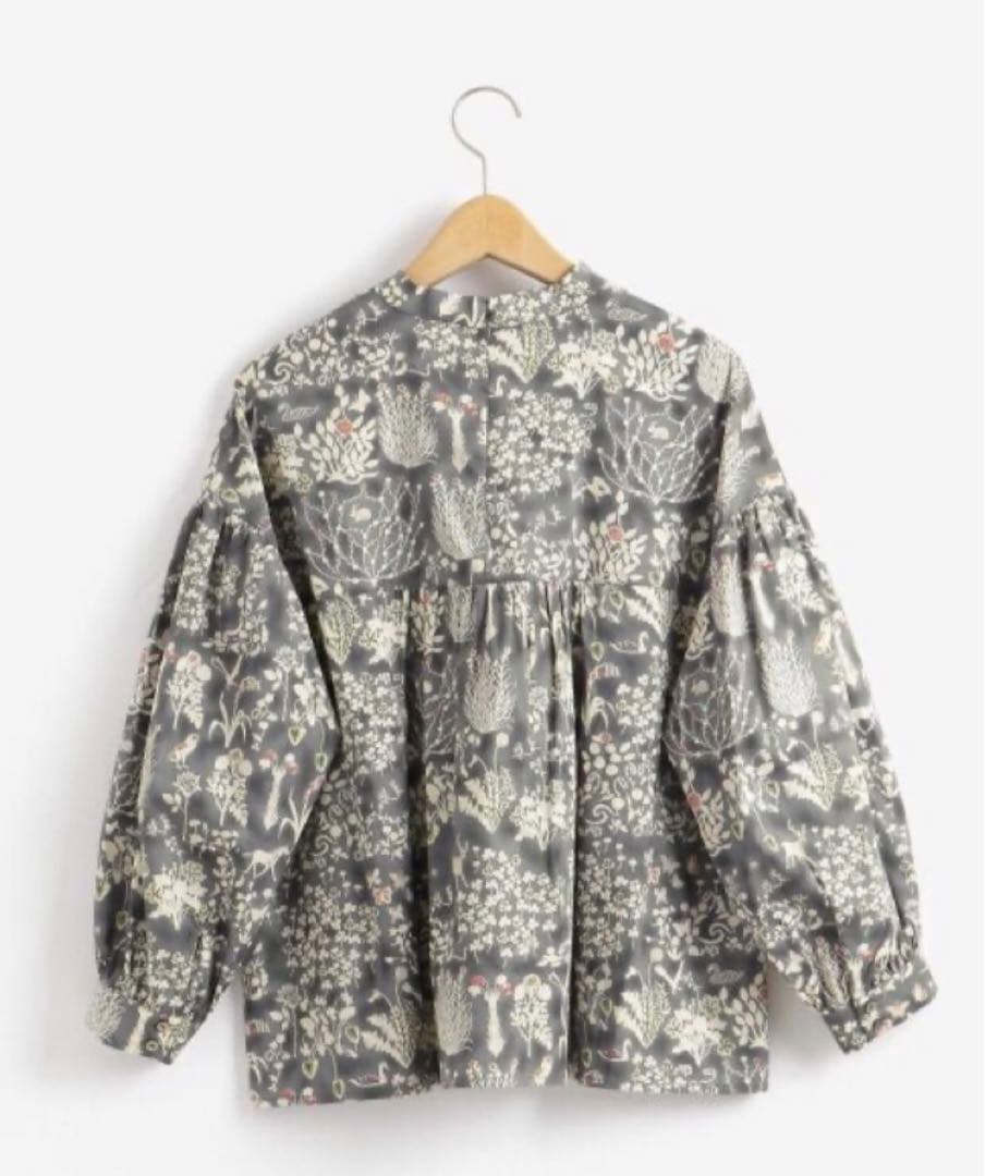 値下げNIMES リバティプリントフリル切替ブラウス　 ゆったりサイズ