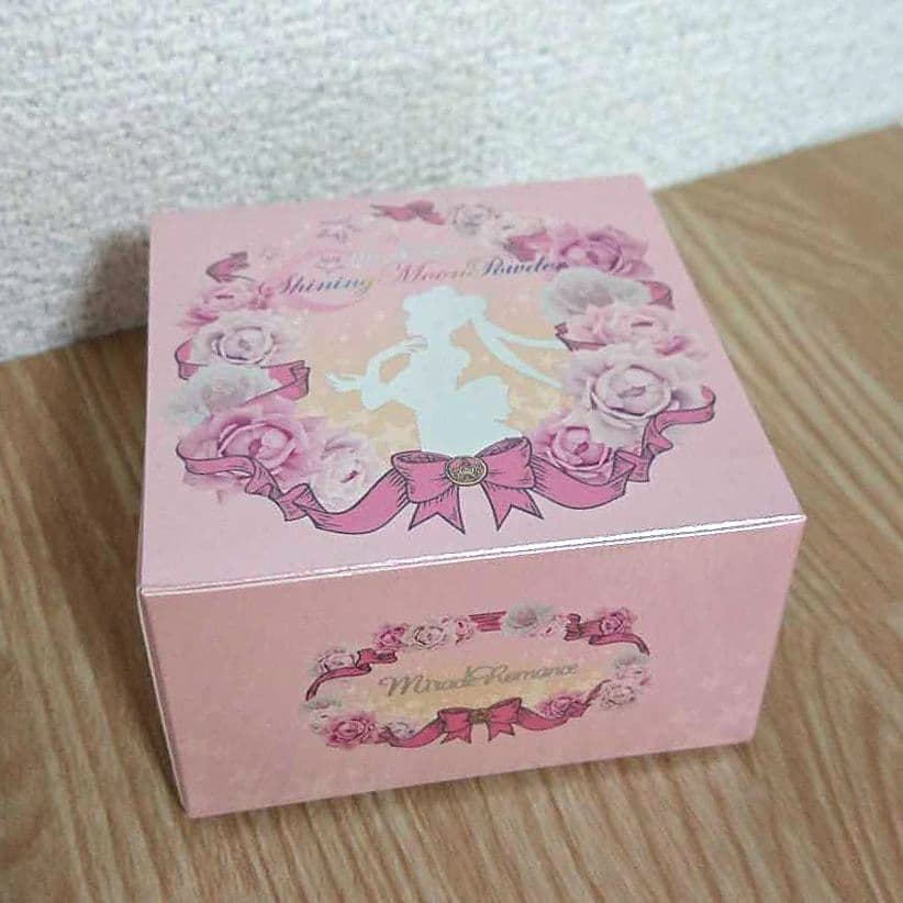 セーラームーン シャイニングムーンパウダー 20周年