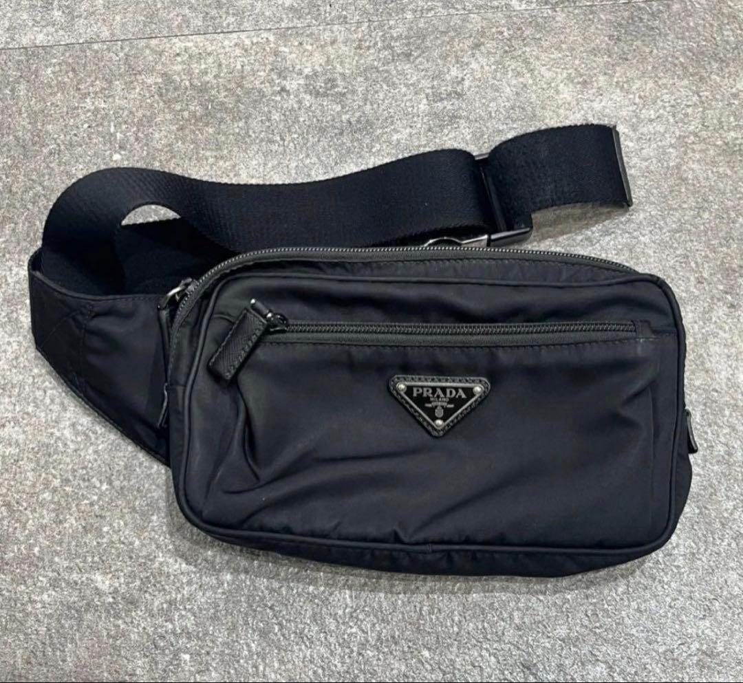 プラダノベルティショルダーバック