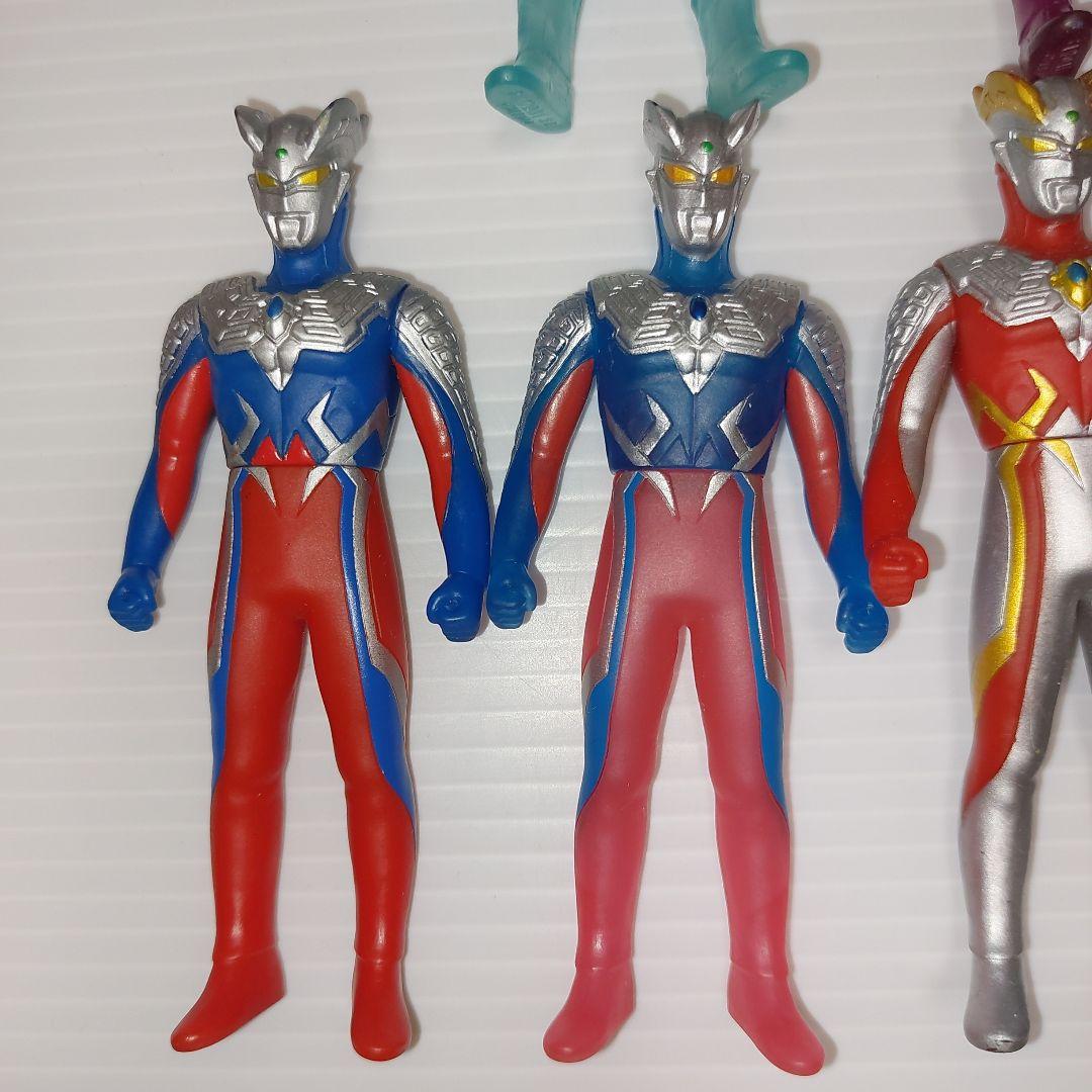 ☆ウルトラマン プレイヒーローミニソフビ ウルトラマンゼロ、サーガ