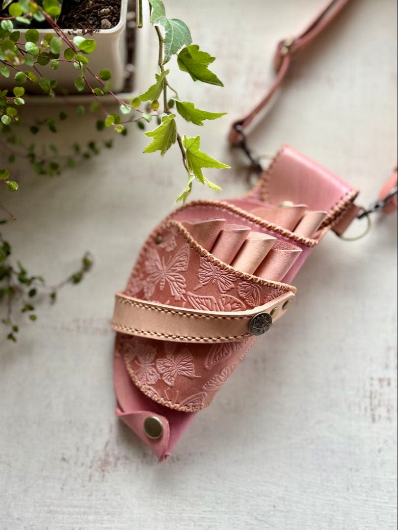 手染め大人ピンク、蝶型押しの軽量スリムシザーケース 2022_0803__0171_1024x.jpg?v=