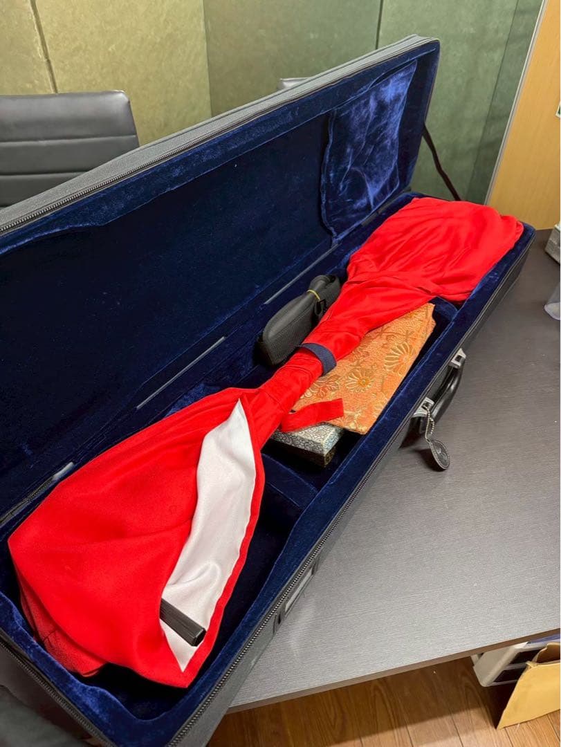 三味線　弦楽器　ハードケース付き　撥