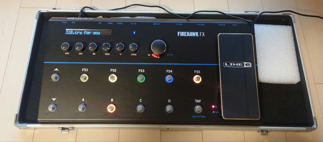 ギター Line6 FIREHAWK FX Line 6 ( ライン6 ) Firehawk FX マルチエフェクトプロセッサー 送料