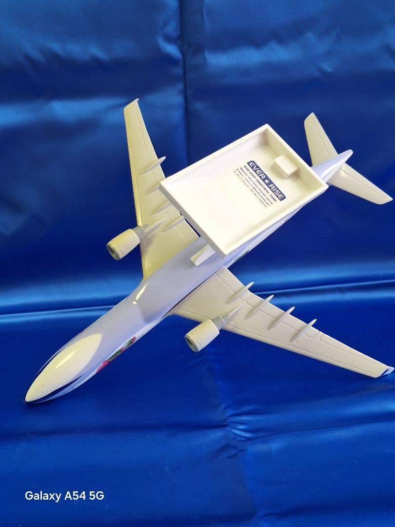 中華航空／A330-300「台湾胡蝶蘭彩檜飛機記念」モデル／新品 - メルカリ