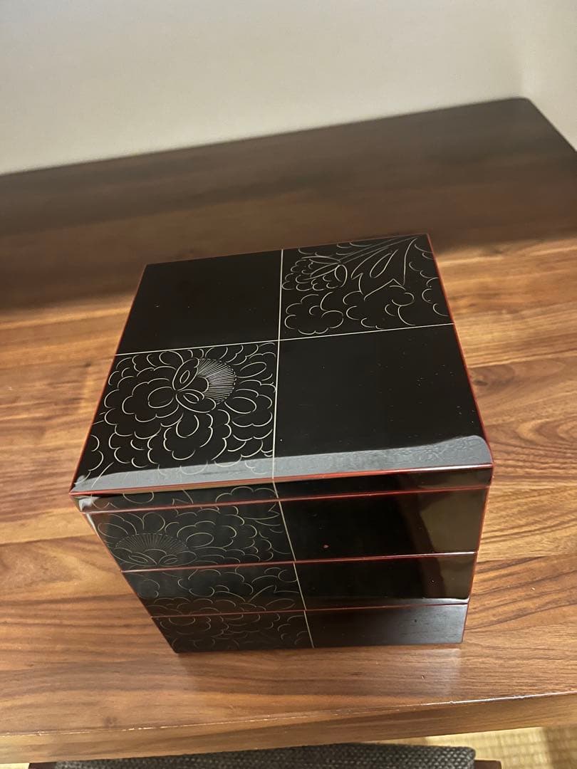 越前漆器　重箱　3段　プラチナ牡丹　牡丹 zyubakobotan14.jpg