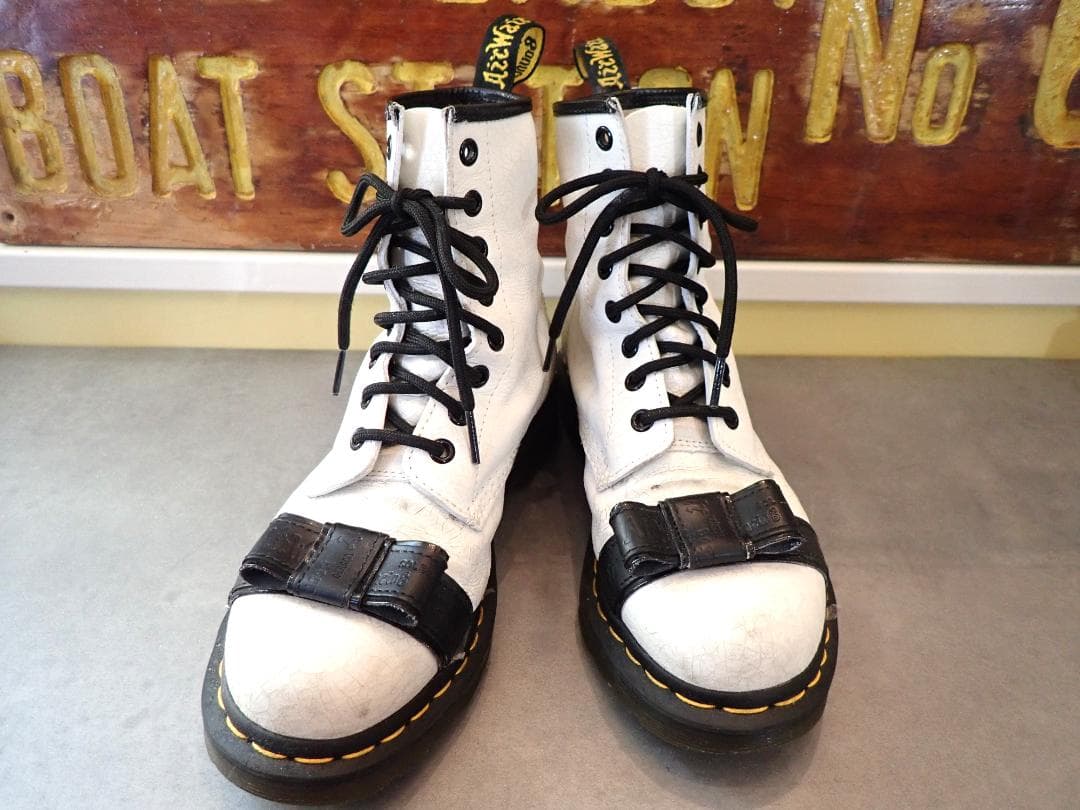 Dr. Martens ホワイト ブラック ワークブーツ 8ホール 24㎝ Amazon.co.jp: [ドクターマーチン] 8ホール ブーツ 1460WS ホワイト