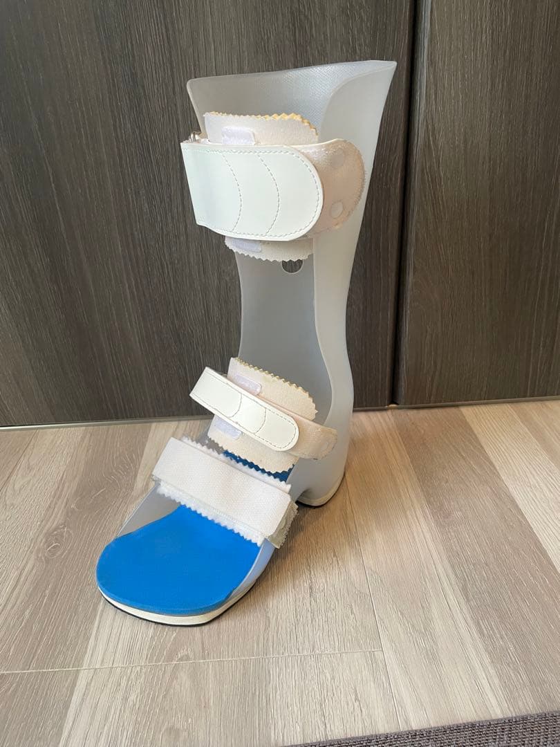 左足踵骨折用 装具 サポーター 24cm〜27cm 左足踵骨折用 装具 サポーター 24cm〜27cm - メルカリ