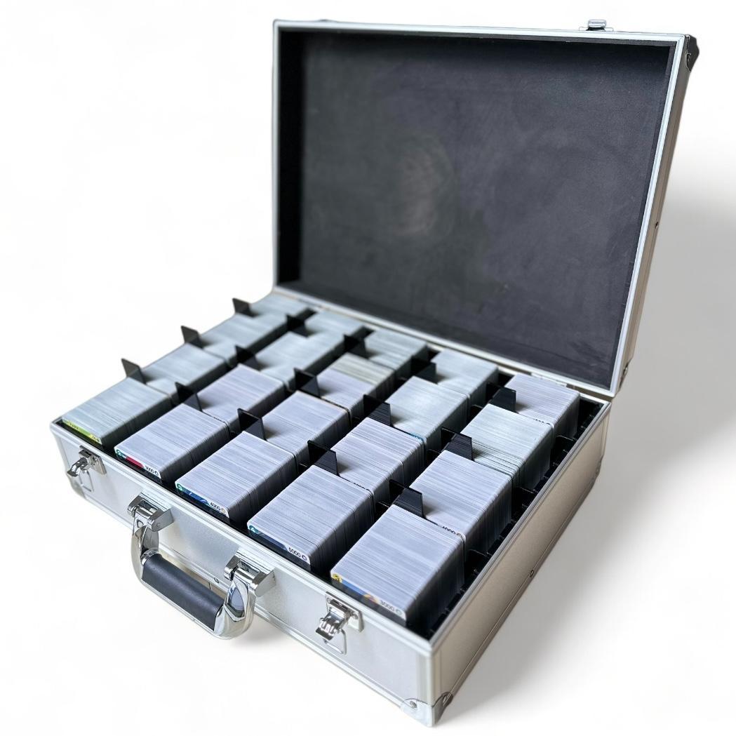 大容量トレカケース 5000枚収納可能 アタッシュケース アルミ製デッキ