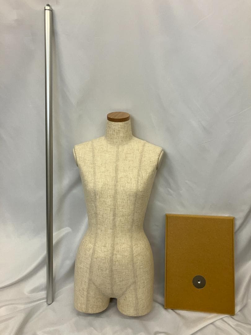 予約済　婦人芯地布張りトルソー　9号　未使用品　サンクリエイト製