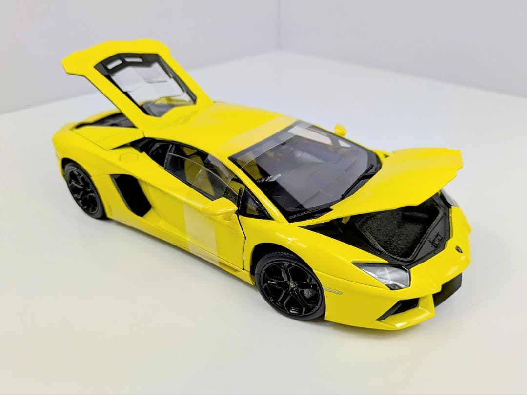 1/18 ミニカーウイリー　ランボルギーニアヴェンタドール LP700-4