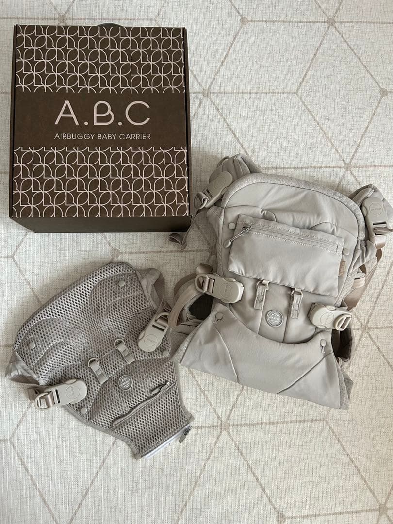 【美品】AIRBUGGY 抱っこ紐　サンドアッシュベージュ