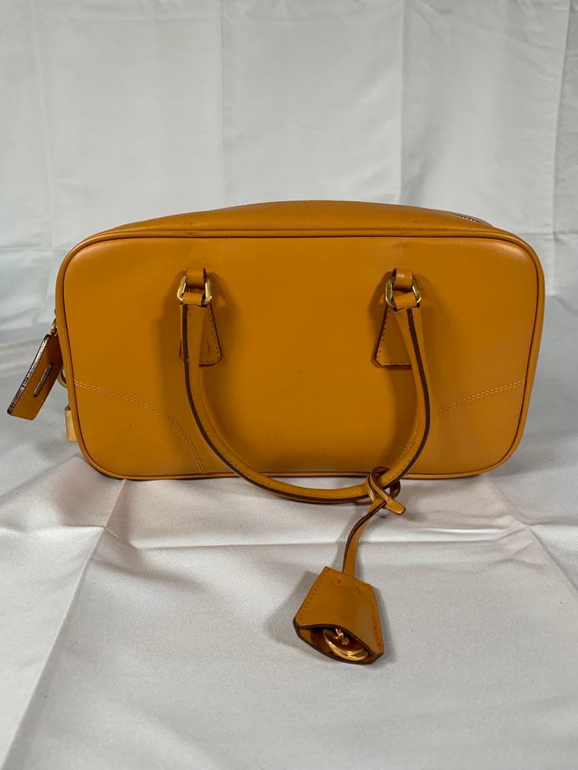 PRADA レザー ハンドバッグ イエロー 希少デザイン‼️