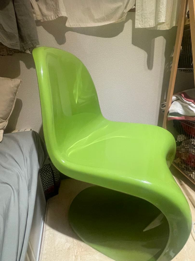 パントンチェアリプロダクト　グリーン デザインチェア