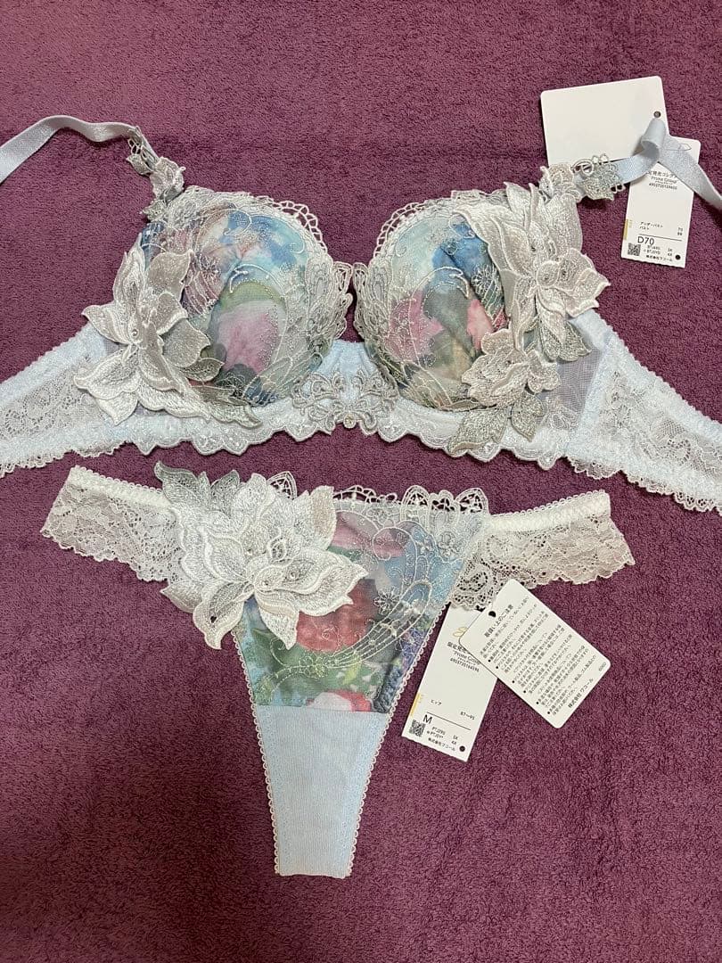 サルート D70 ブラ ソング 店舗限定 ワコール 90