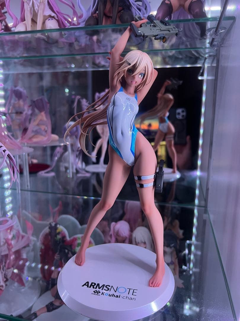 水泳部のコウハイちゃん 青色ラインの水着Ver. 1/7