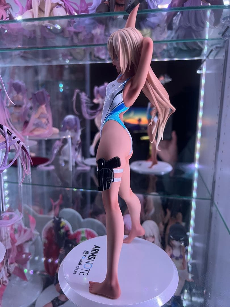 水泳部のコウハイちゃん 青色ラインの水着Ver. 1/7