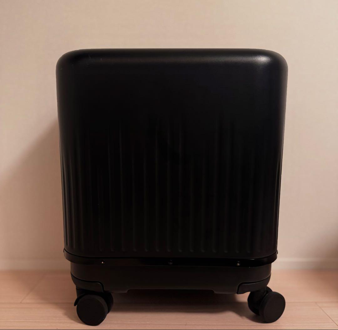 VELO ブラック スーツケース 三段階サイズ可変式 伸縮型