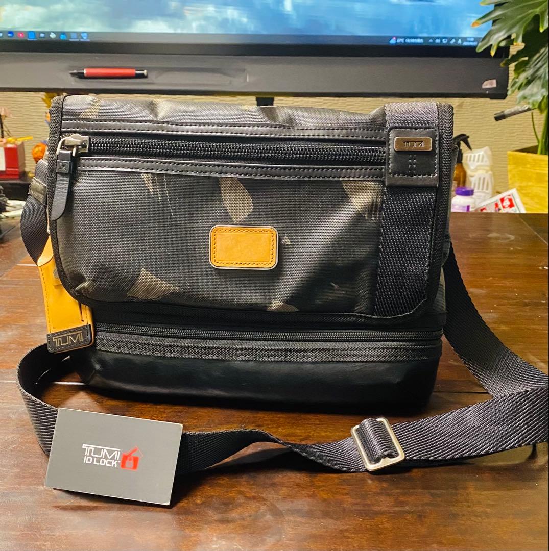 トゥミ TUMI ALPHA BRAVO ショルダーバッグ 黒/カモフラ柄