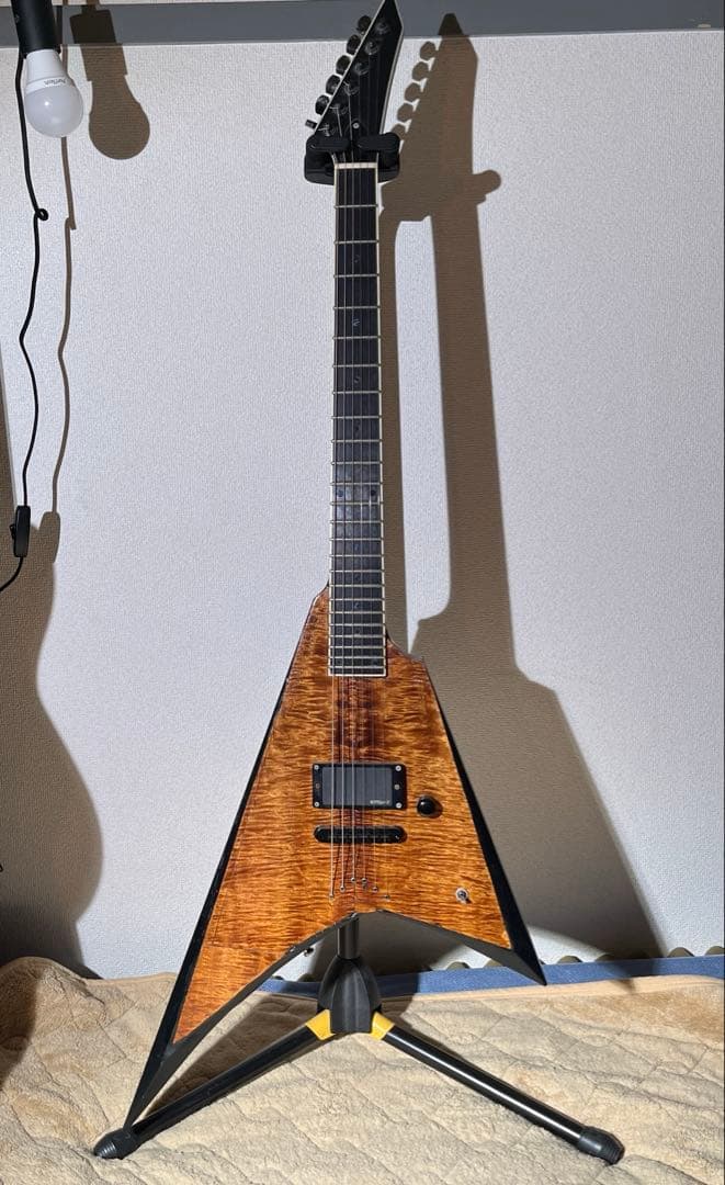 ヤンディEdwards ランディv Yahoo!オークション -「ランディ v」(本体) (エレキギター)の落札相場