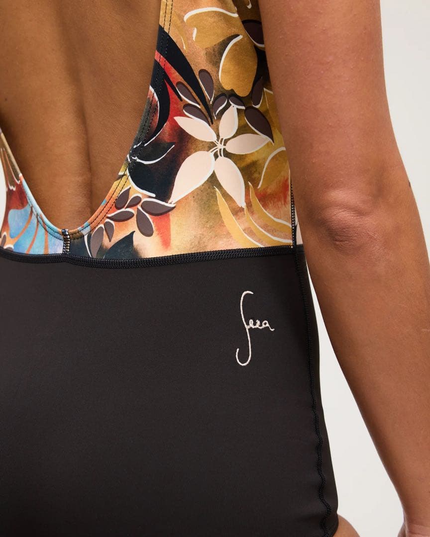 おいしくるメロンパン パン屋ロゴの刺繍パーカー バンドグッズ 茶 モカ