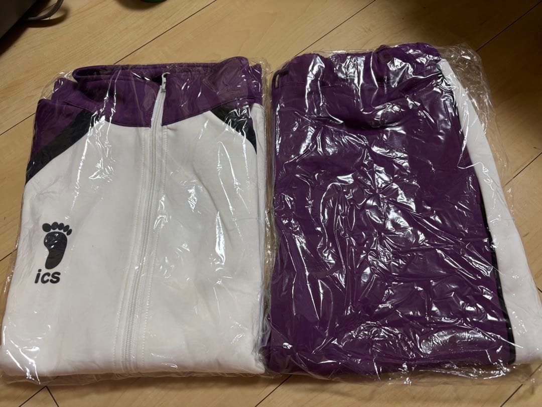 ハイキュー白鳥沢学園ジャージ公式10周年上下セット