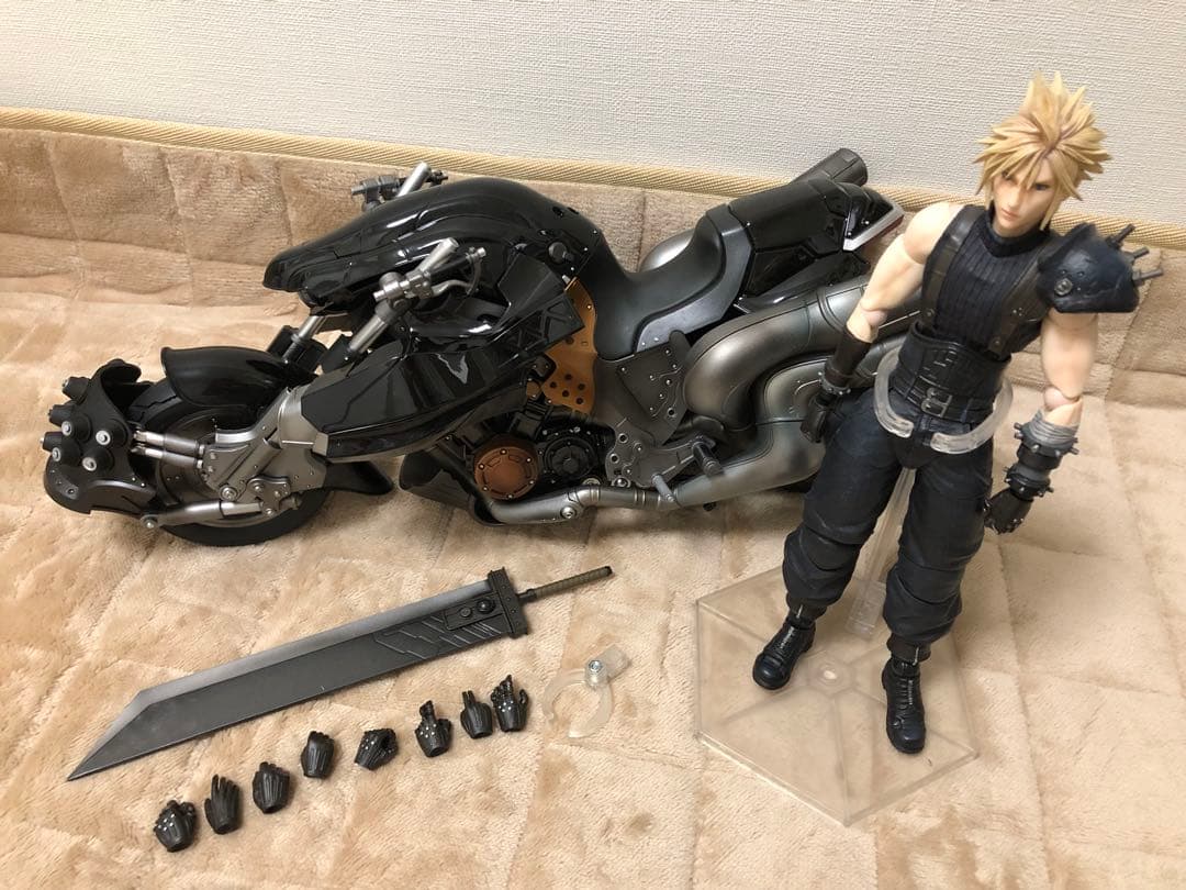FF7 リメイク　PLAY ARTS改　クラウド・ストライフ&ハーディ＝デイトナ