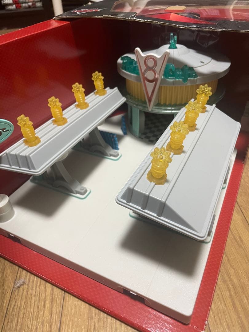 カーズ プレシジョンシリーズ v8カフェ フロー pixer cars マテル