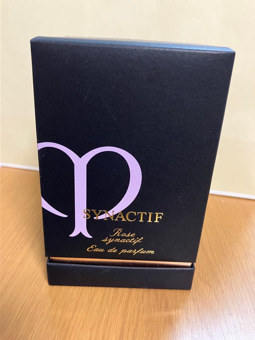 クレドポーボーテ ローズシナクティフ オードパルファム