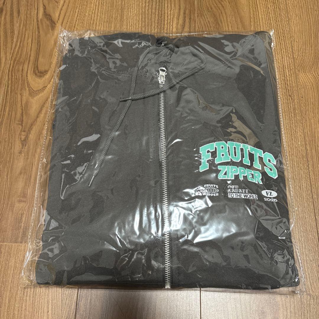 FRUITS ZIPPER 推しアピ黒パーカー 櫻井優衣 - メルカリ