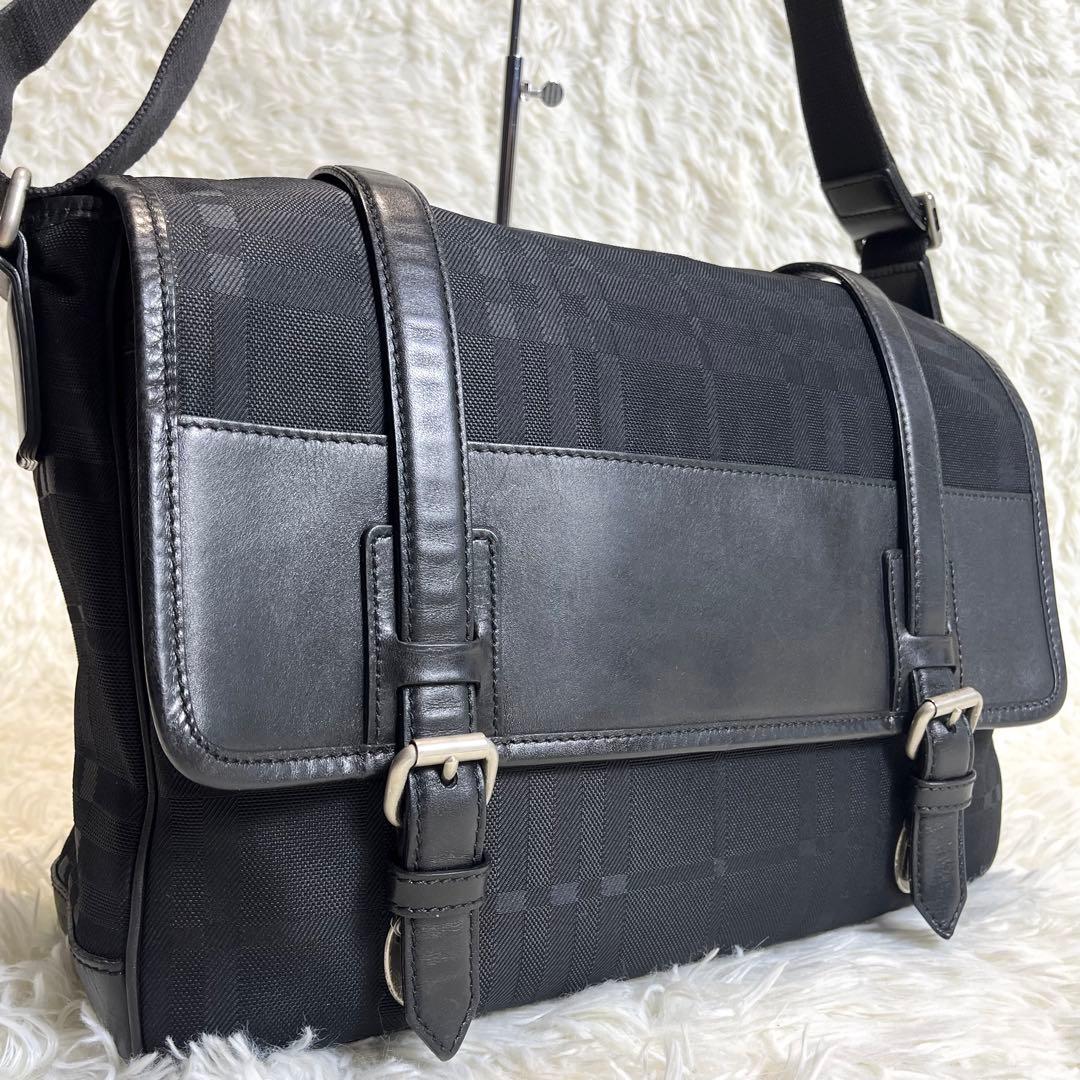 極美品✨ バーバリー ショルダーバッグ 黒 ノバチェック ロゴ型押し 大容量