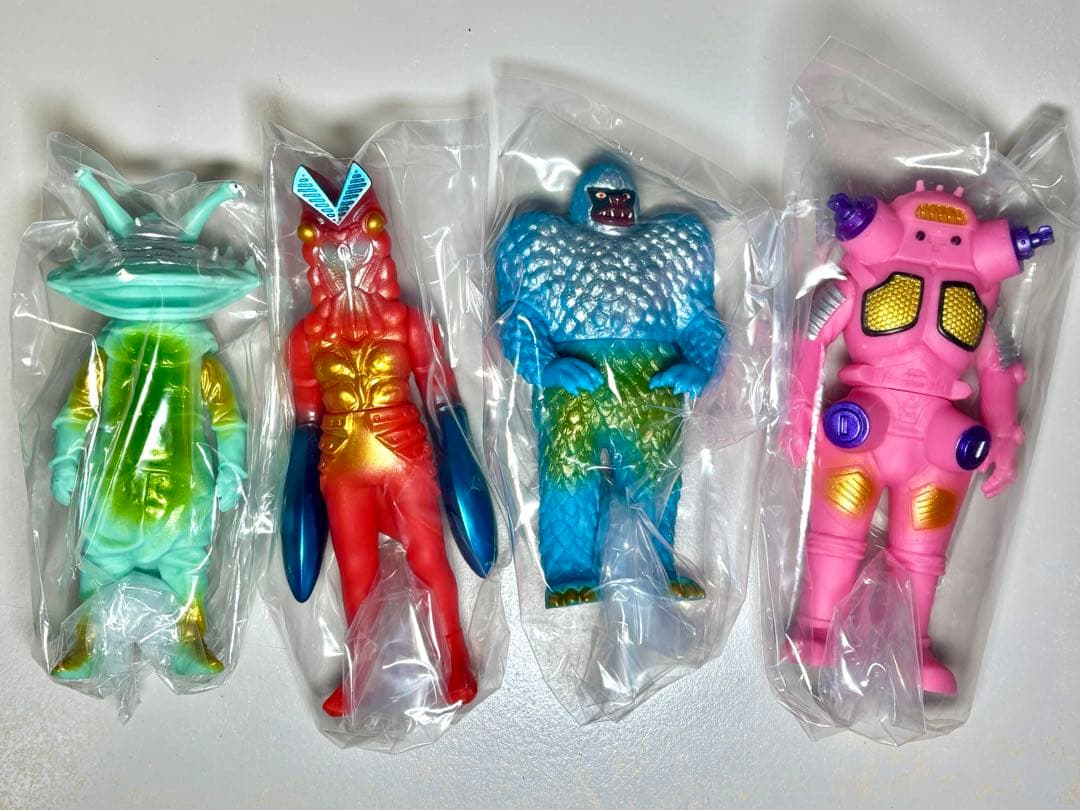 KAIJUCOLORS　カネゴン　バルタン星人　ギガス　キングジョー　4体セット