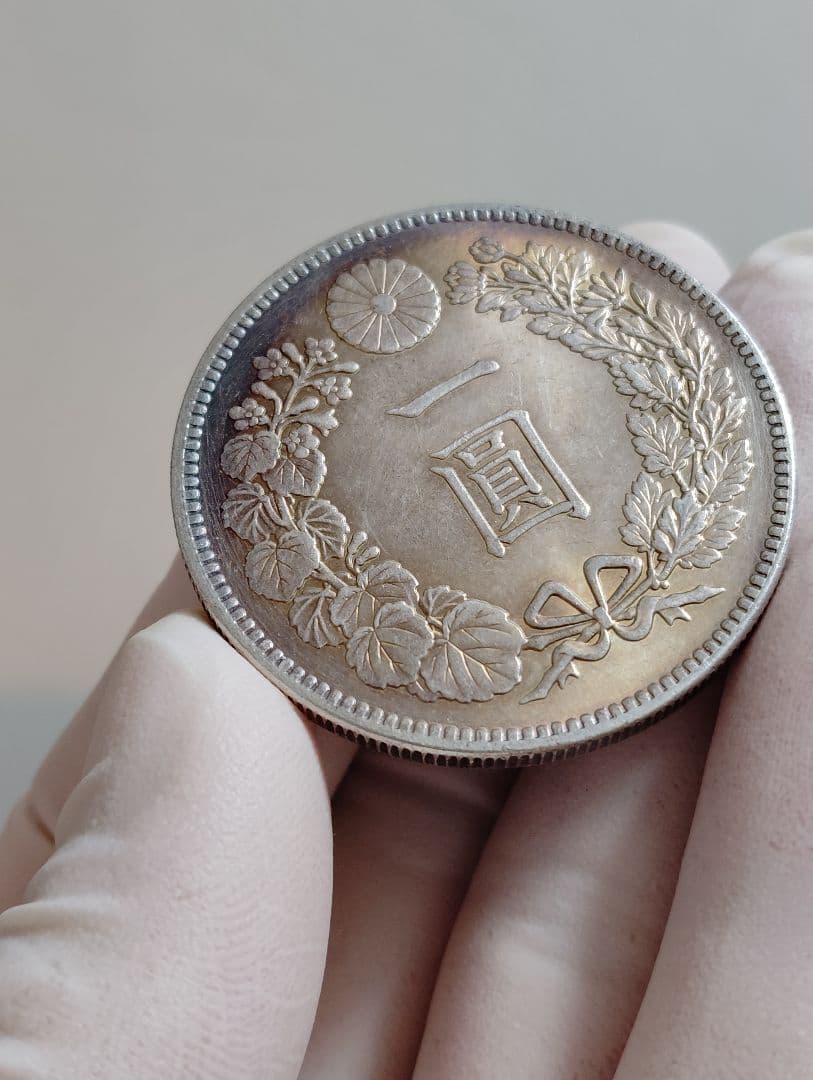 1円銀貨　明治7年 大型　特年　極美品　希少　一圓銀貨　一円銀貨銀貨